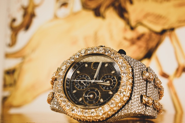 Diamond-Gold-Wrist-Watch-for-Men
